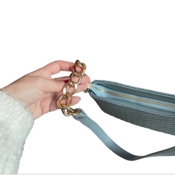 MW Shoulder Bag with Gold Chain Faux Leather - Picture 8 of 13